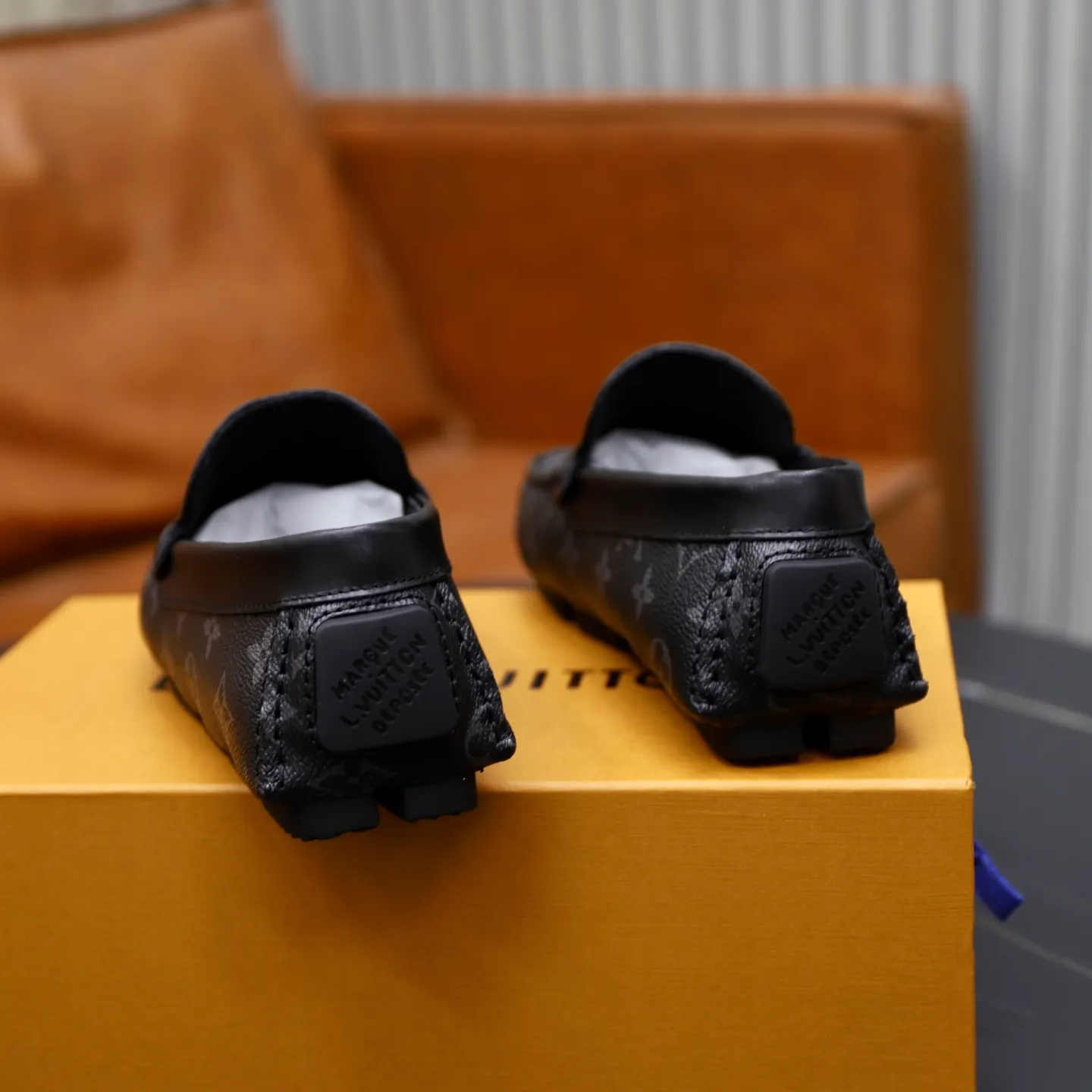 Ex-factory price: 480💰【LV】Louis Vuitton ⚠️High-end men’s driving and pedal series ⚠️38-44 (customized for 45) ⚠️All original cowhide leather! Thick and soft! Made entirely of calfskin lining! Rubber sheet anti-slip beanie sole! Three-dimensional package technology! Fashionable and classic! Handicrafts! Original high quality! Feel free to compare!